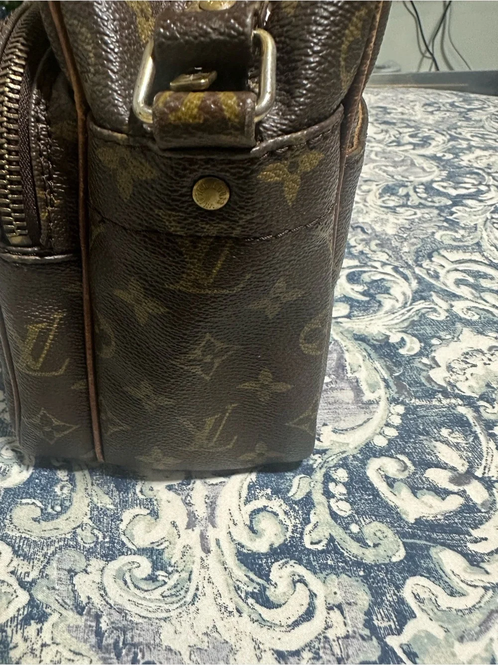 Louis Vuitton Vintage  Monogram Nile Messenger Crossbody